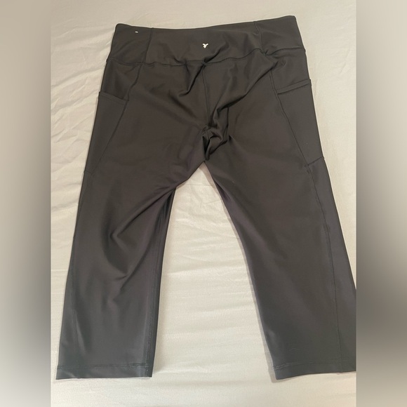 Old Navy Black Active Crop Leggings Sleek Fit, High-Rise,Go Dry , size XL - Picture 6 of 8